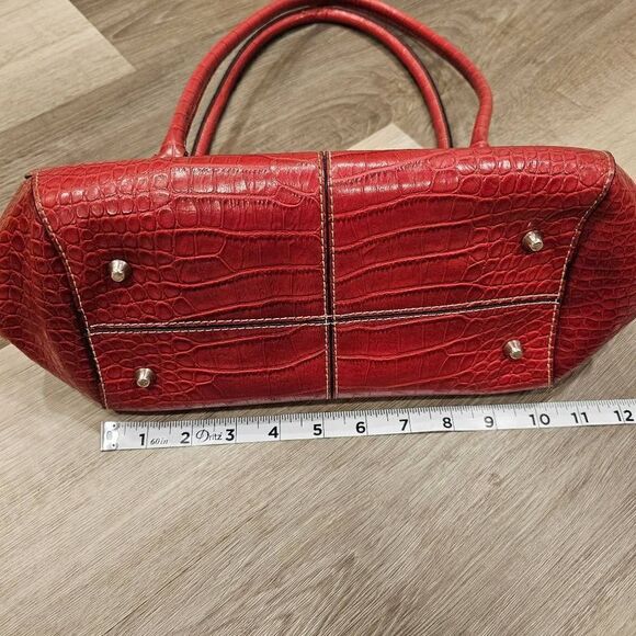 Red Faux Crocodile Leather Y2K Shoulder bag - Picture 4 of 9